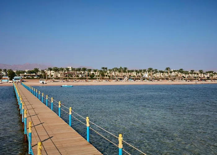 Coral Sea Waterworld Sheikh 5*